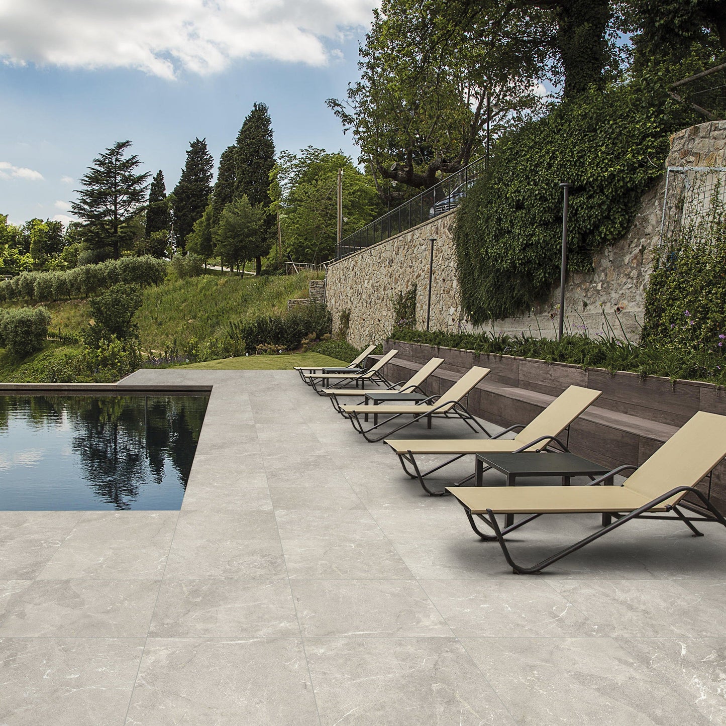 Neptune Silver 60x60cm